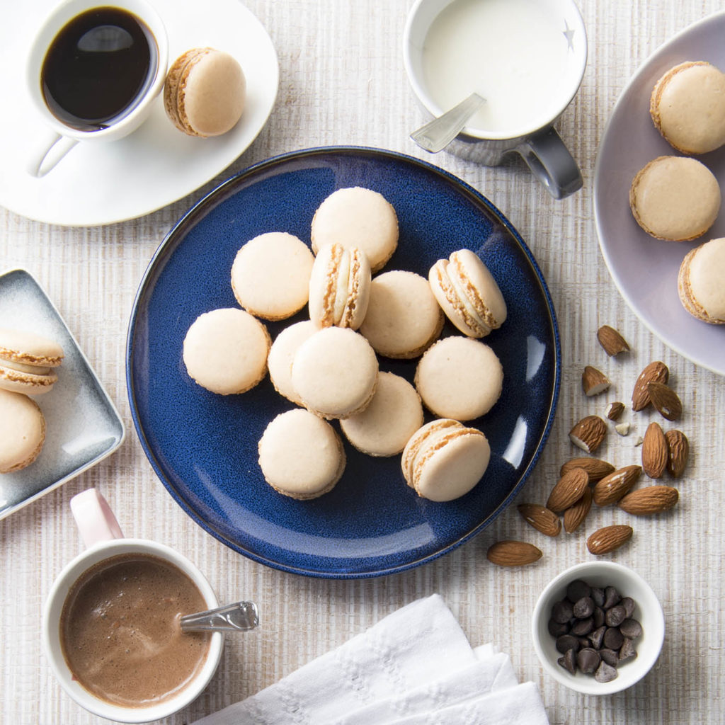 Almond white chocolate macarons