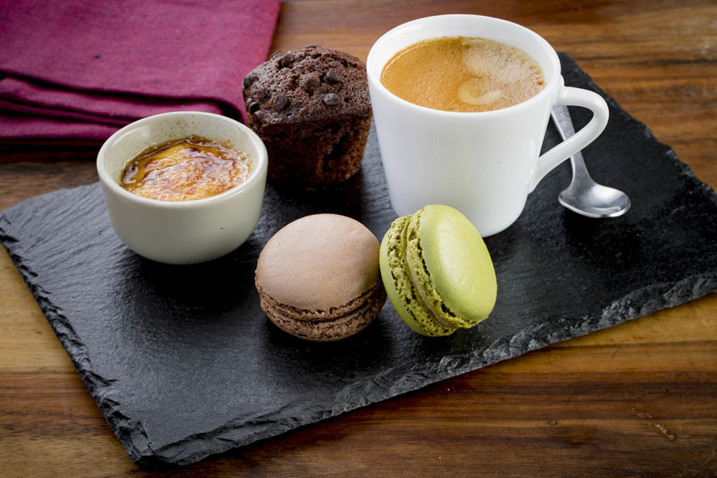 Café gourmand with macarons