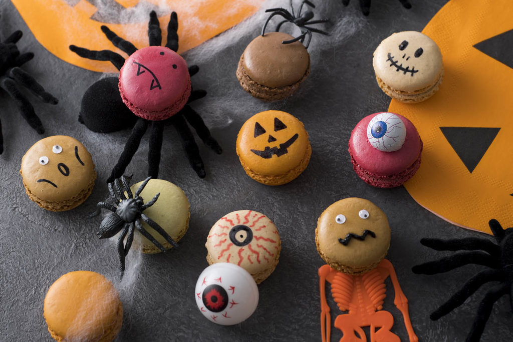 Halloween Macarons DIY