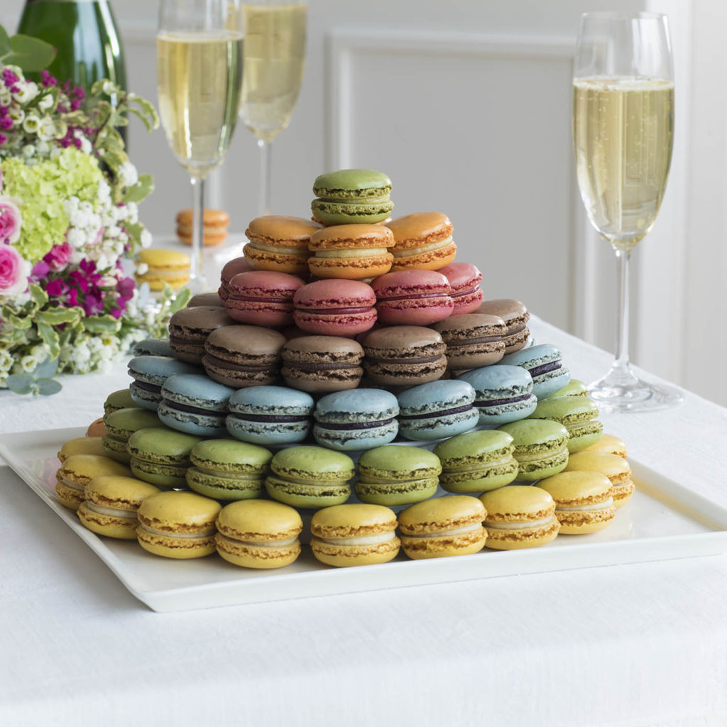 Wedding macarons display