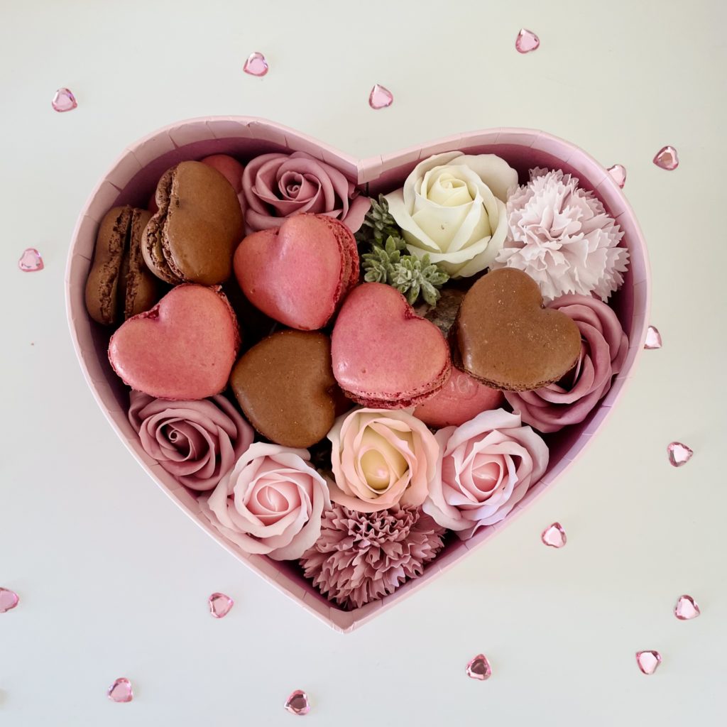 Heart shaped macaron box