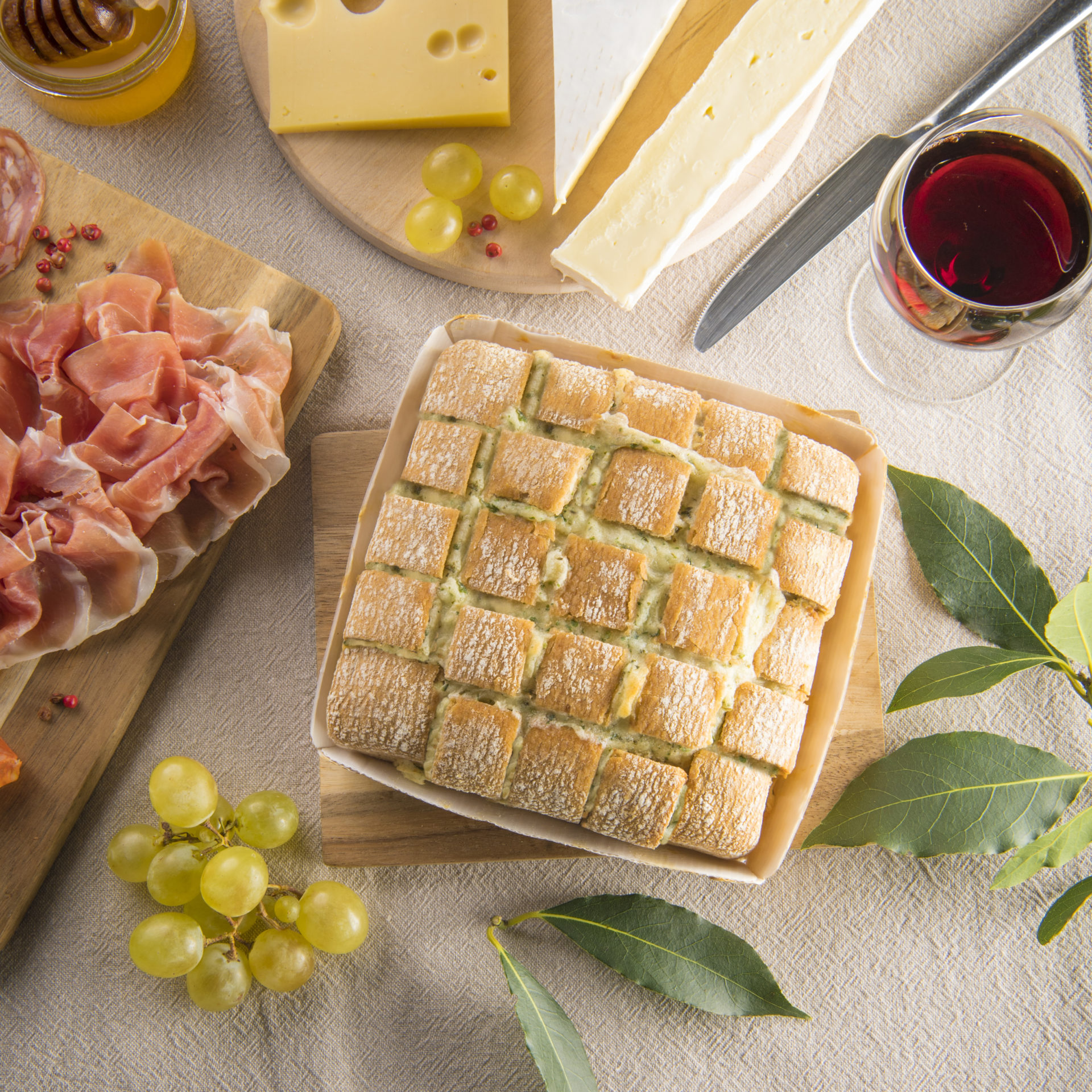 French aperitif with cheese bread